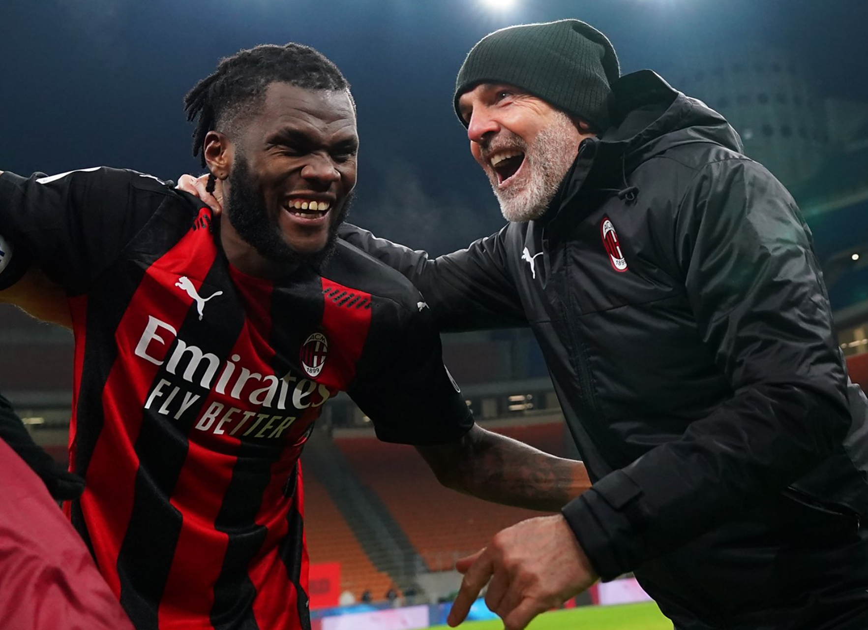 包含关键时刻体能课后，马赛官宣签约备战意大利杯，引发热议，临场指挥获称赞的词条